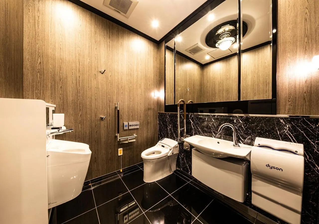 ***  Apa Hotel & Resort Hakata Ekihigashi 福岡 日本